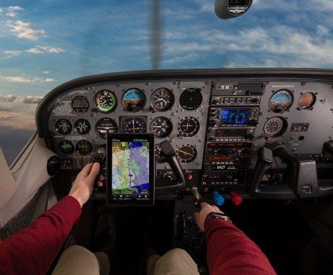 Garmin® TeamX unveils portable aviation GPS